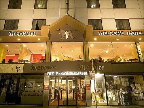 Lung Linh Mercure Welcome Hotel khi du lịch Úc