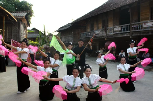 Khai mạc Tuần Văn hóa Thể thao Du lịch Mường Lò năm 2014