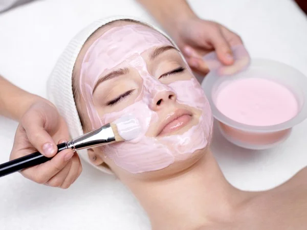 Ngăn ngừa lão hóa với mặt nạ rượu vang
