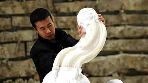 Những bức tượng có khả năng đàn hồi của Li Hong Bo