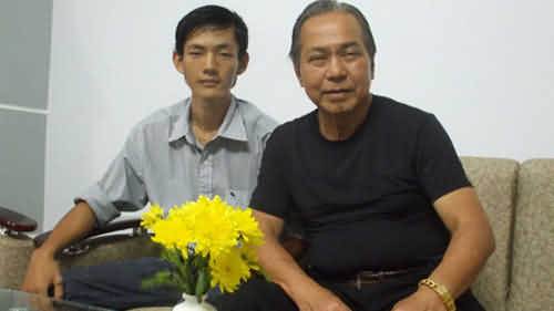 Làm sao để đưa một mô hình vào thân chai hay bóng đèn?