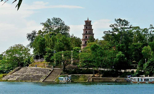 Xây dựng sản phẩm du lịch di sản văn hóa Huế