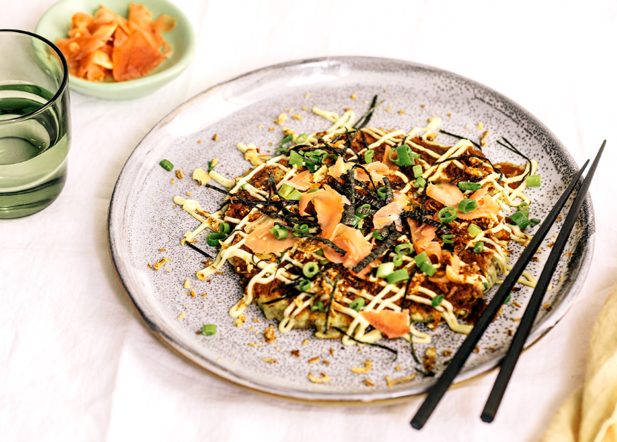 Thưởng thức Okonomiyaki - Món bánh xèo nổi tiếng của người Nhật