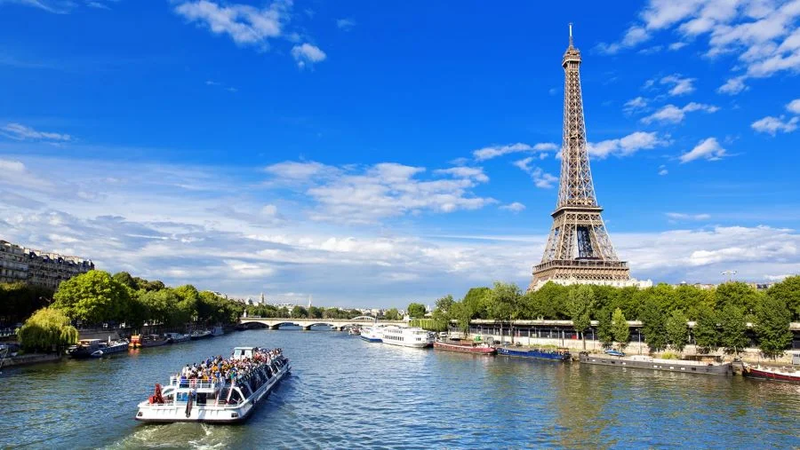 9 tọa độ check-in nổi tiếng trong các tour du lịch châu Âu mùa hè
