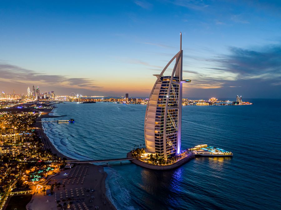 Khám phá sự xa xỉ của Khách sạn 7 sao Burj Al Arab tại Dubai