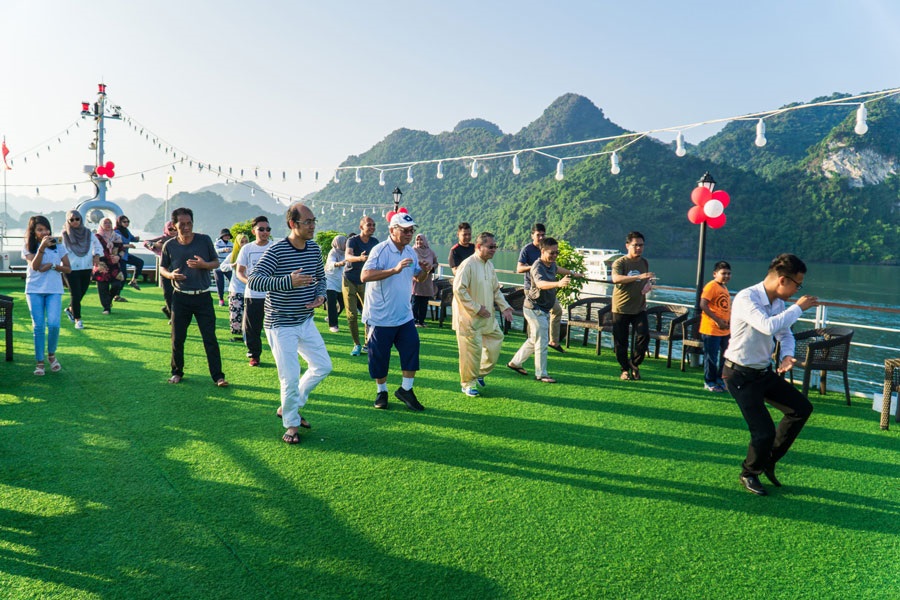 Tour du thuyền 5 sao – khám phá vịnh Hạ Long 2 ngày 1 đêm chỉ từ 3 triệu đồng