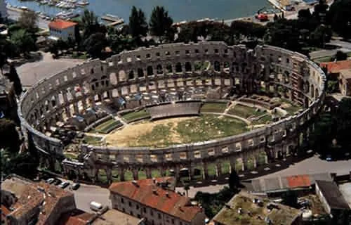 Arles - Một La Mã nhỏ ở miền Nam nước Pháp