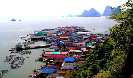 Du lịch Thái Lan: Khám phá ngôi làng nổi độc đáo