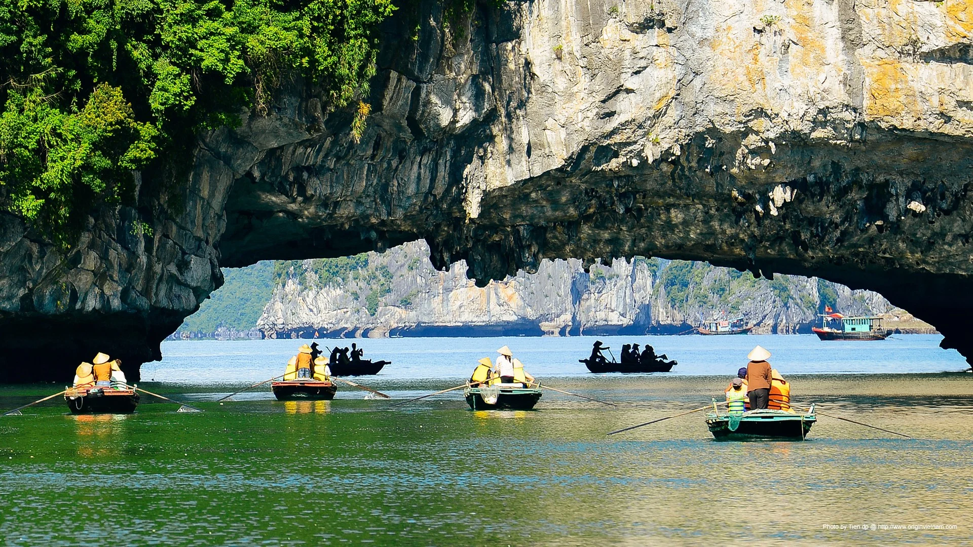 Khám phá hang Sửng Sốt thêm bội phần ' sửng sốt'