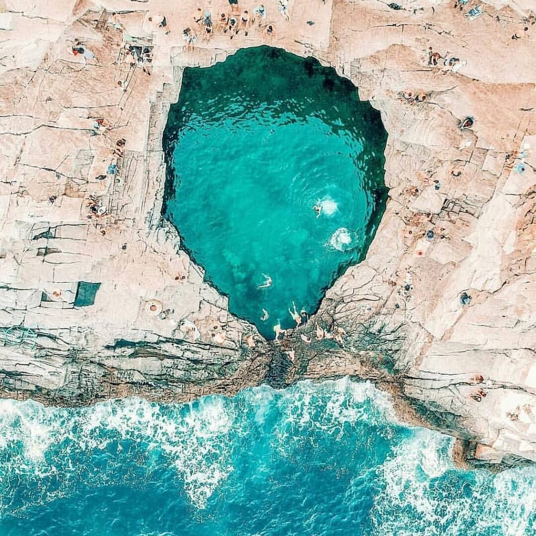 Xuất hiện hồ bơi giữa biển đẹp như tiên cảnh ở Đà Nẵng