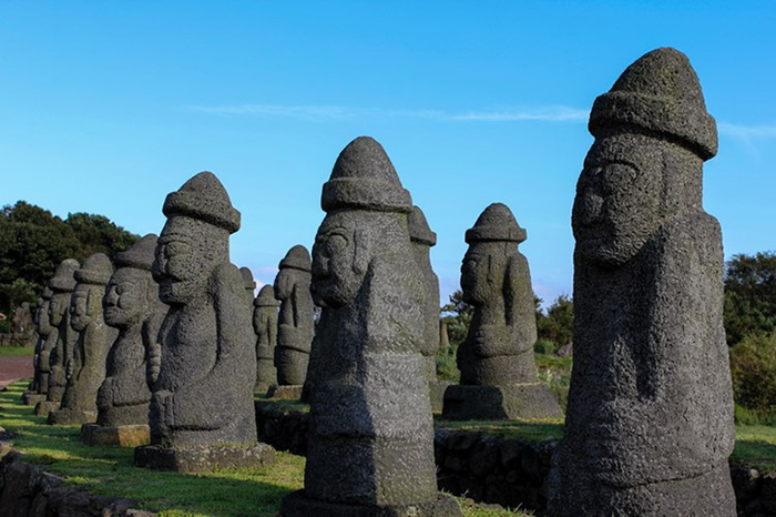 Tới JeJu tìm hiểu về biểu tượng Dol Hareubang