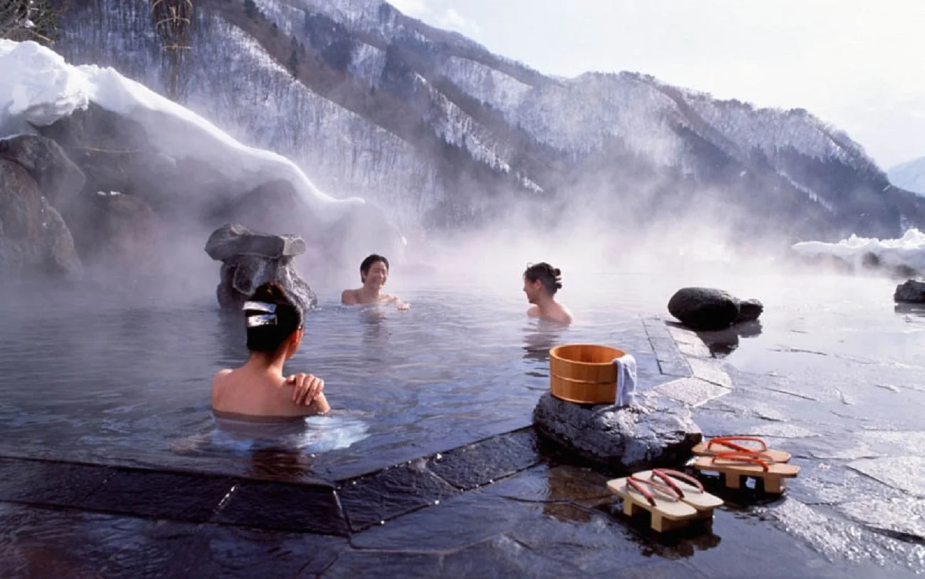Trải nghiệm tắm suối nước nóng (Onsen) cực kỳ thú vị ở Nhật Bản