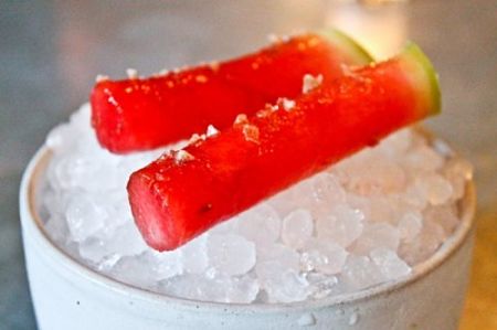 7 luật lệ ăn uống kỳ lạ trên thế giới