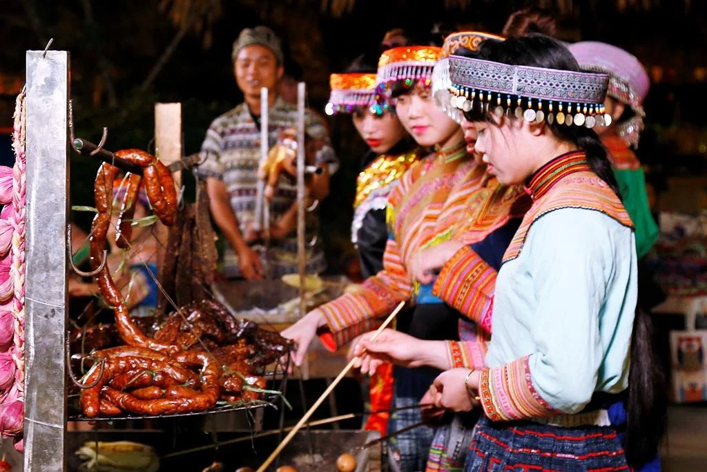 Cùng nắm tay nhau lên Sapa ngắm pháo hoa, xem đua ngựa dịp 2/9