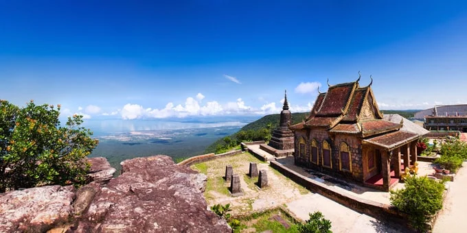 Chùa Năm Thuyền gần trăm tuổi trên đỉnh Bokor