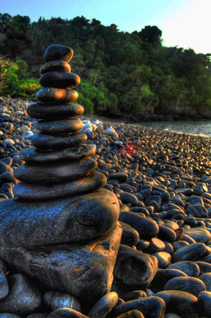 Bãi đá đen huyền bí của Thái Lan