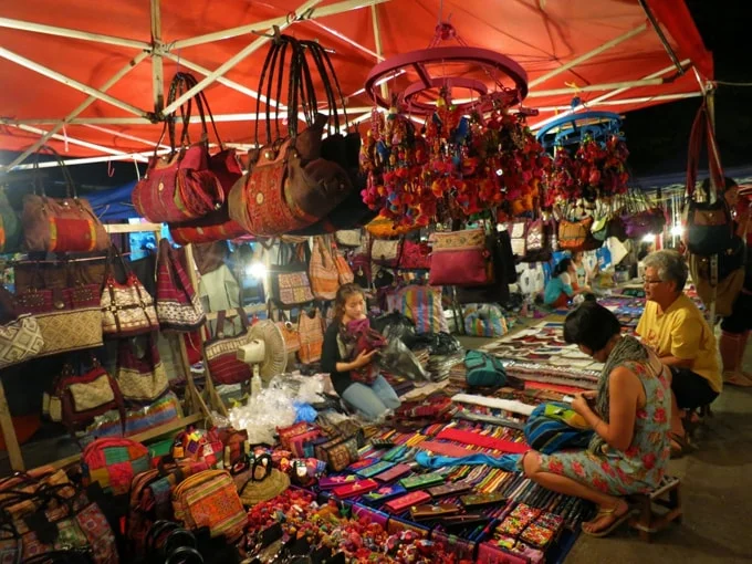 Khám phá chợ đêm Nha Trang