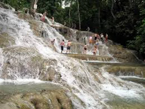 Jamaica ngày hè rực rỡ