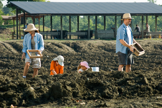 Rủ nhau đi đào kim cương ở công viên Mỹ