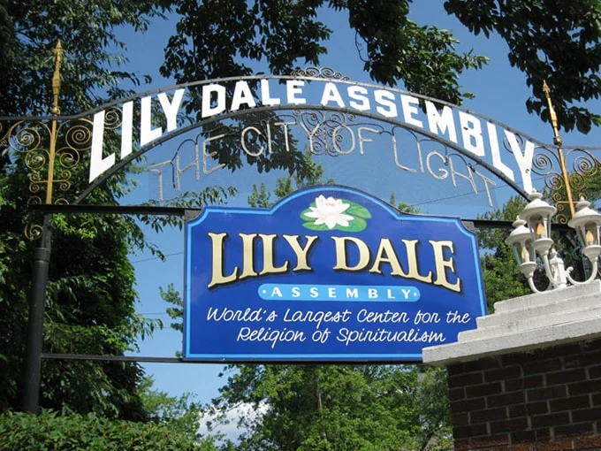 Trò chuyện với người chết ở  Lily Dale New York