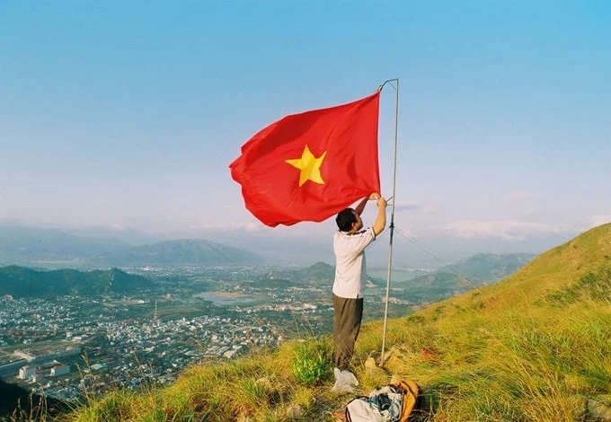 Cắm trại trên đỉnh Cô Tiên Nha Trang