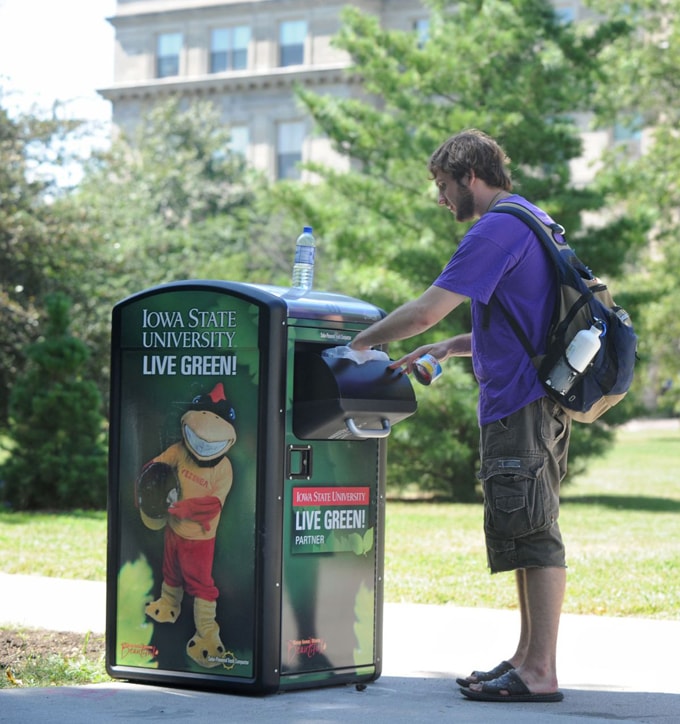 Thùng rác công cộng phát wifi miễn phí ở Singapore