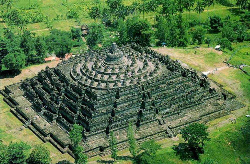 Borobudur - Ngôi đền Phật giáo lớn nhất thế giới ở Indonesia