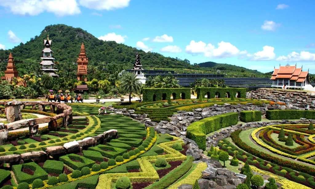 Vẻ đẹp thơ mộng của vườn thực vật Nong Nooch ở Thái Lan