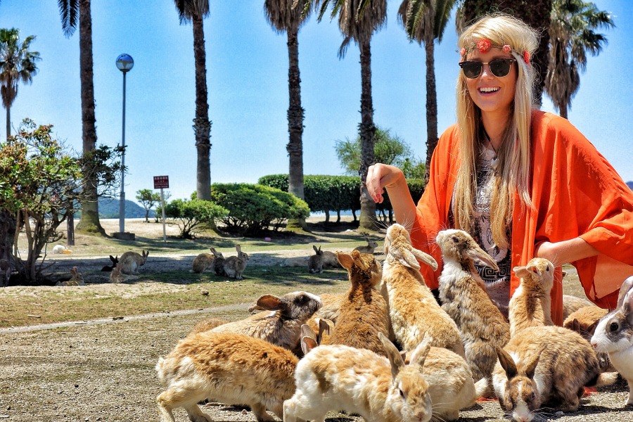 Khám phá hòn đảo tràn ngập những chú thỏ dễ thương ở nước Nhật