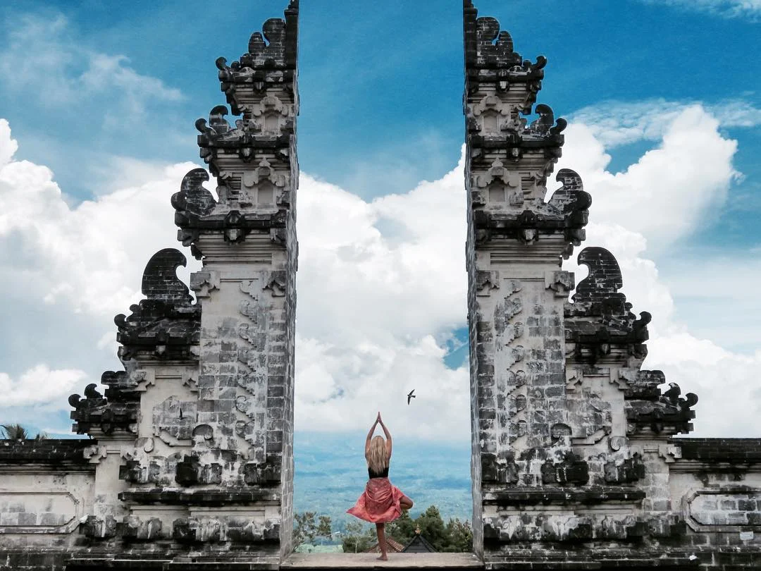 Check-in cổng mặt trời đẹp chất ngất tại Bali, khiến du khách quên lối về
