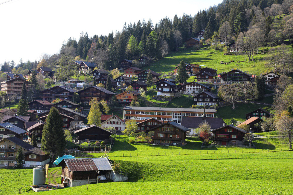 Ngôi làng bình yên, thơ mộng, không có xe hơi ở Thụy Sĩ