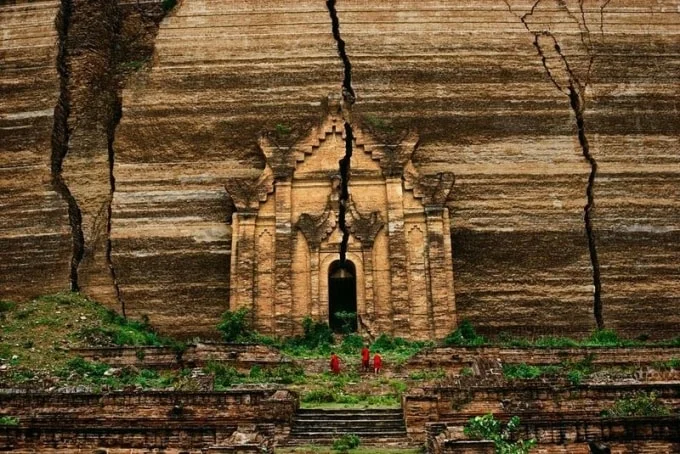 Khám phá ngôi đền cổ bằng đất nung ở Myanmar