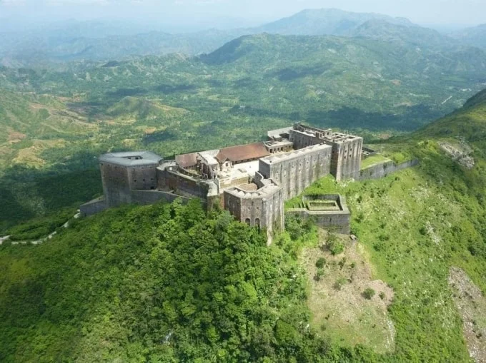 Pháo đài nguy nga 200 năm tuổi ở Haiti