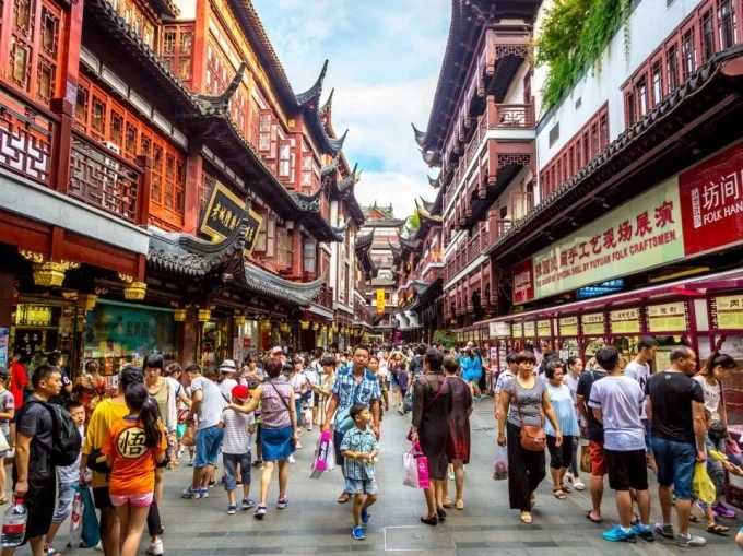 Năm nay người tuổi Tuất nên đi du lịch ở đâu?