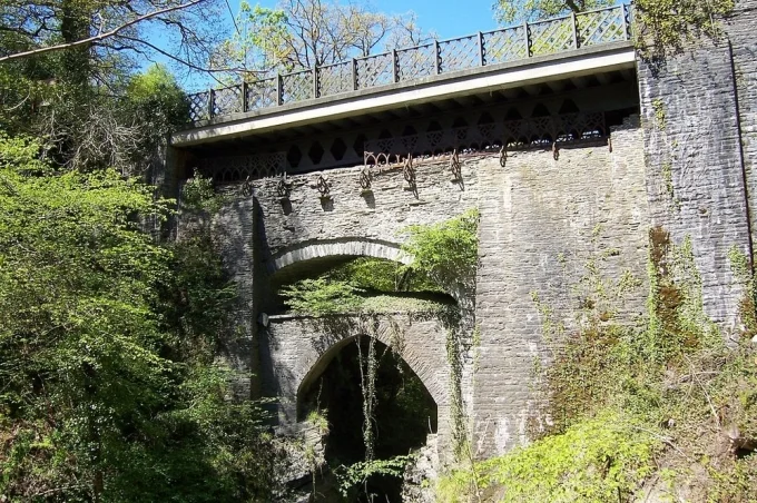Cây cầu 3 tầng độc đáo ở xứ Wales