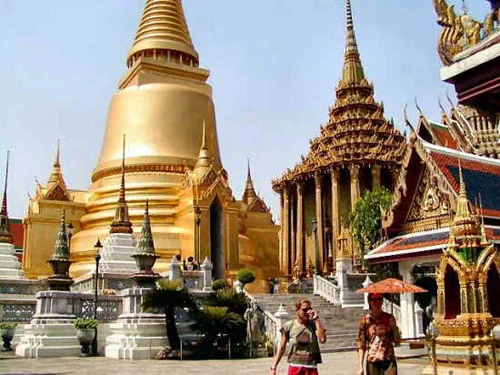 Du lịch Thái Lan có nên đi theo tour hay không?