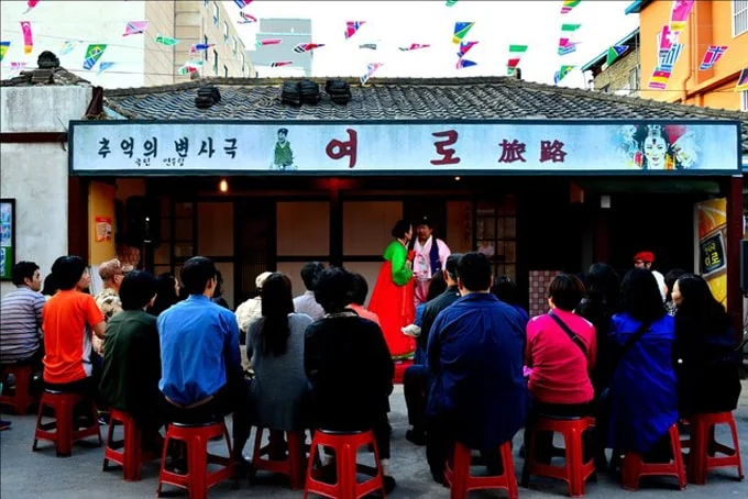 Tham gia lễ hội tháng 10 tại Gwangju