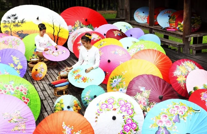Thăm làng nghề ô sắc màu Bosang - Thái Lan