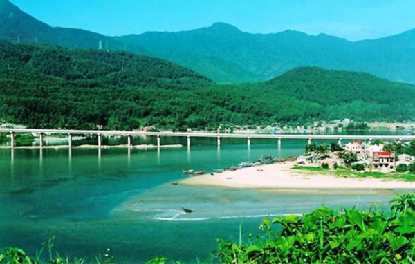 Top 10 điểm đến hấp dẫn trong tour du lịch miền Trung