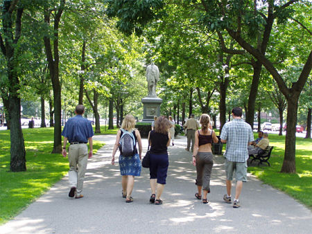 Tiết kiệm chi phí cho chuyến du lịch dài ngày