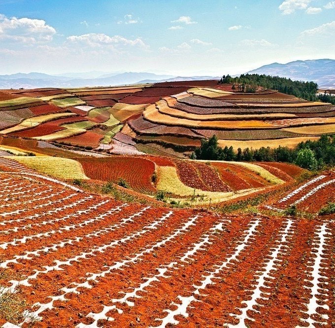 Những dãy núi màu đỏ tuyệt đẹp trên thế giới