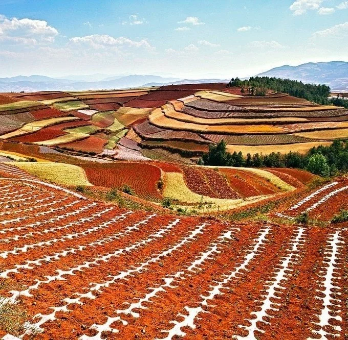 Những dãy núi màu đỏ tuyệt đẹp trên thế giới