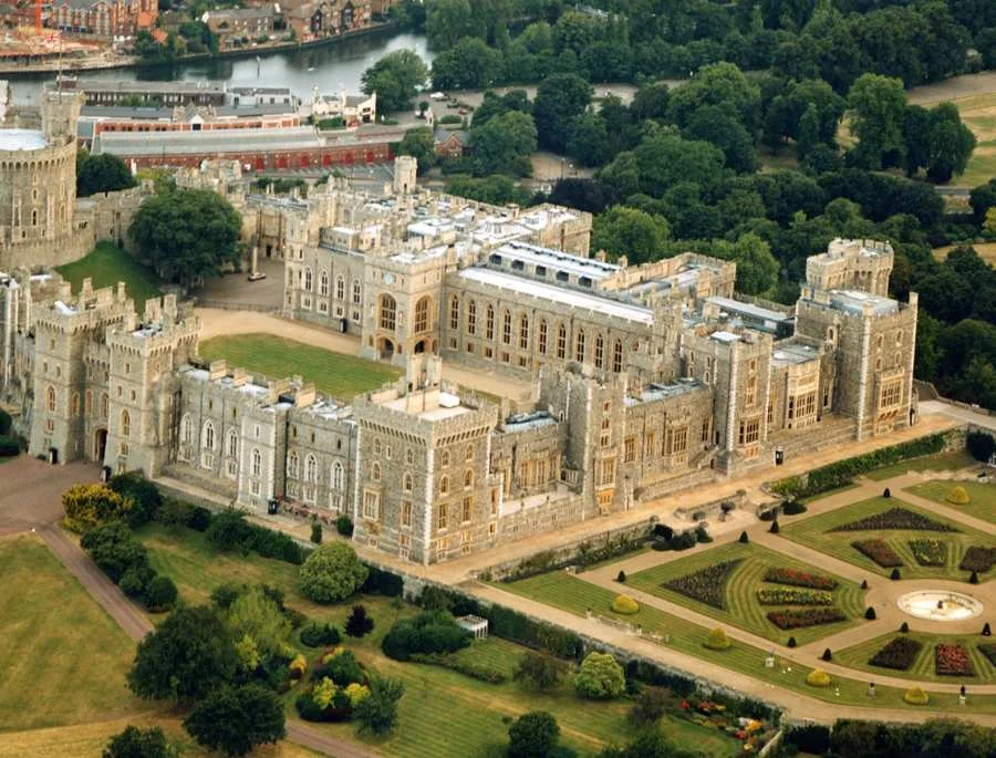 Khám phá Lâu đài Windsor - Ngôi nhà của Nữ hoàng Anh