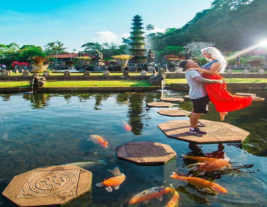 Hồ cá chép ở Bali - Điểm 'sống ảo' thu hút giới trẻ nổi tiếng ở Indonesia