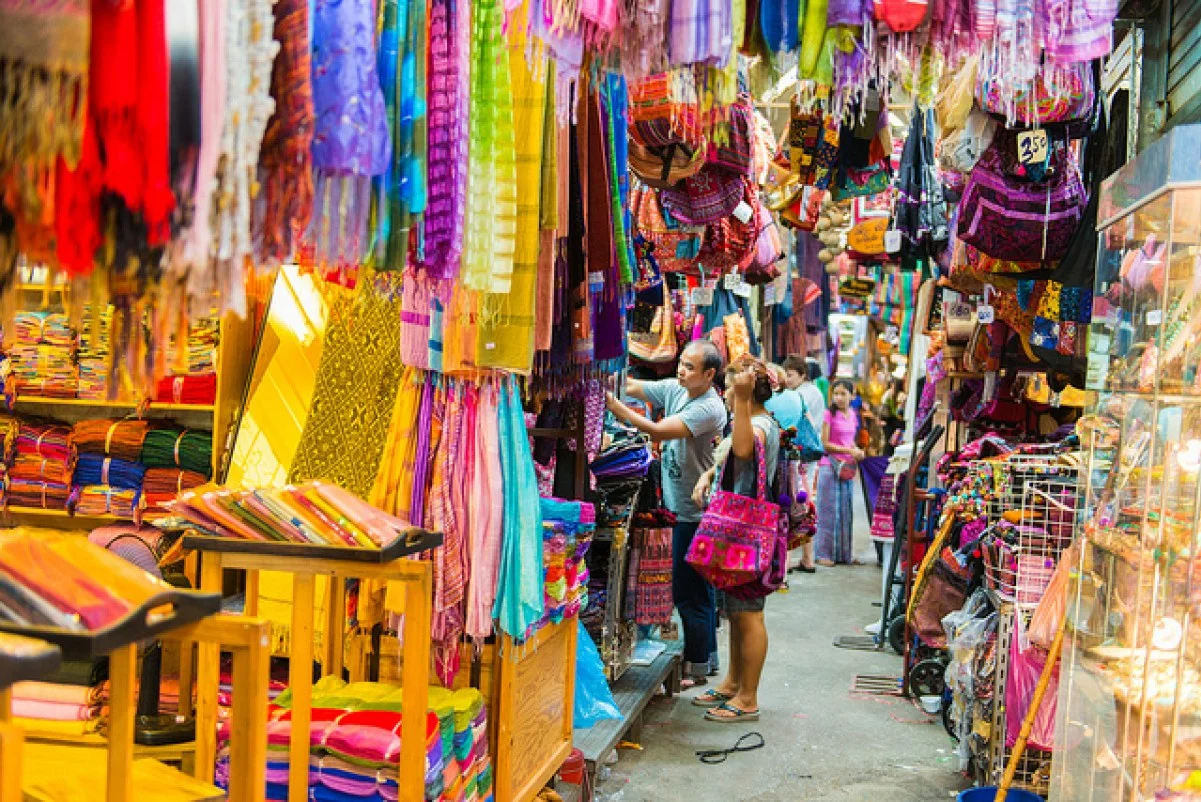 Chợ kẻ cắp và những khu mua sắm nổi tiếng ở Bangkok (Thái Lan)
