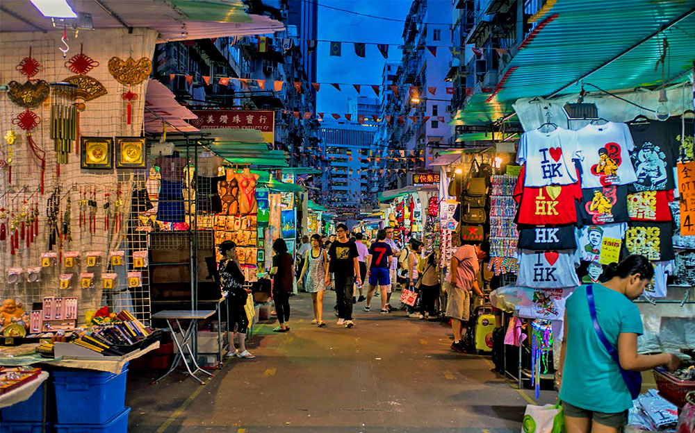 Khám phá chợ Quý Bà - 'Thiên đường hàng hiệu' giá bình dân tại Hồng Kông