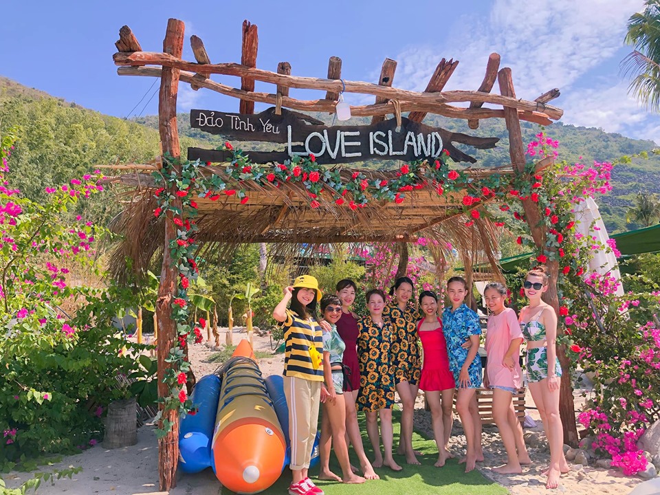 Du lịch Nha Trang tha hồ 'sống ảo' tại đảo Tình Yêu thơ mộng