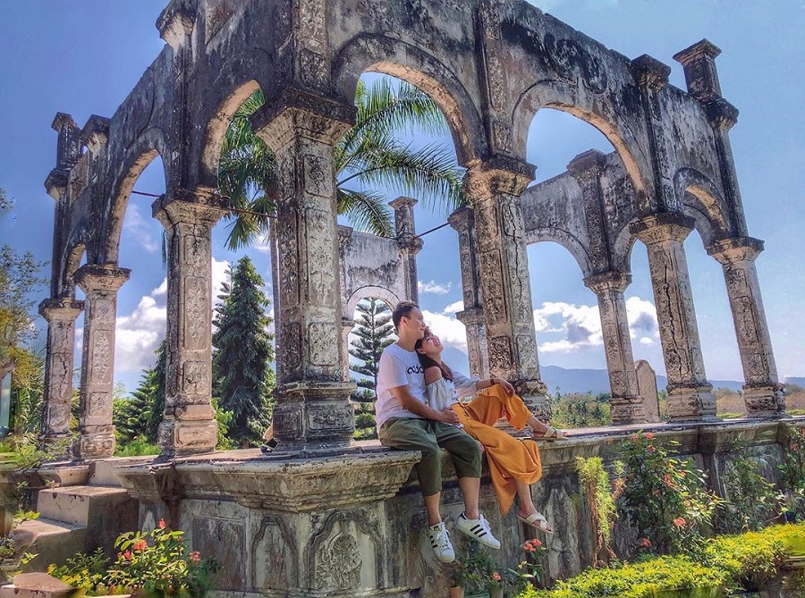 Du lịch Indonesia check-in 'sống ảo' tại cung điện Bali cổ kính