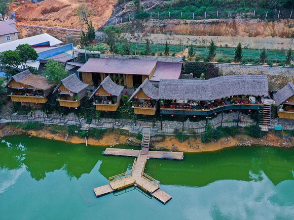 Phát sốt với phiên bản Phượng Hoàng Cổ Trấn thu nhỏ giữa Đà Lạt