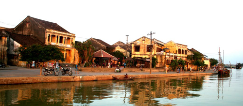 Người Việt Nam đi du lịch Việt Nam